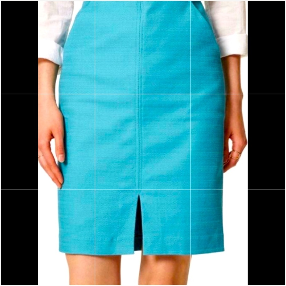 Lovely Aqua Front Split Pencil Skirt. Great For a Day at the Office.😉